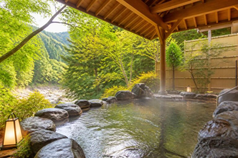福岡の日帰り温泉は夜遅くまで営業している？